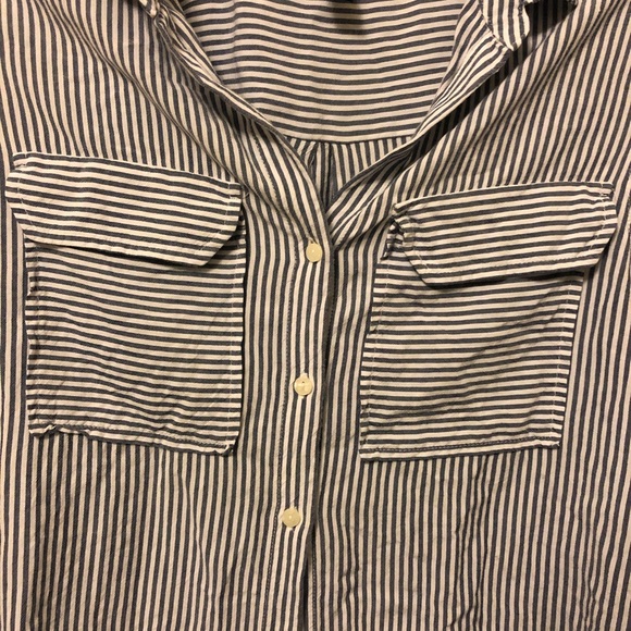 Button-Up - Picture 5 of 5